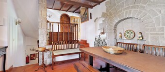 Holiday Home 'Quinta La Rabide' with Mountain View, Wi-Fi and Air Conditioning