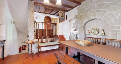 Casa de vacaciones 'Quinta La Rabide' con vistas a la montaña, Wi-Fi y aire acondicionado