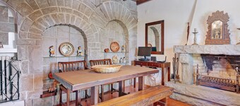 Holiday Home 'Quinta La Rabide' with Mountain View, Wi-Fi and Air Conditioning