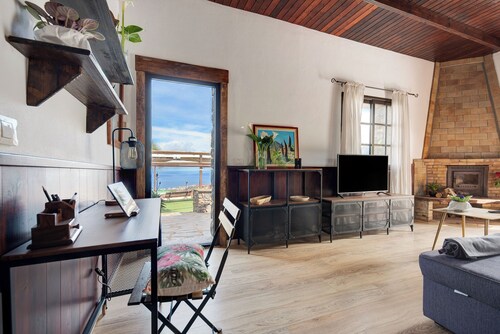 "Finca Viña Maria" with Sea View, Private Pool & Wi-Fi