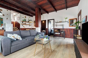 Tv, pejs, bordtennisbord