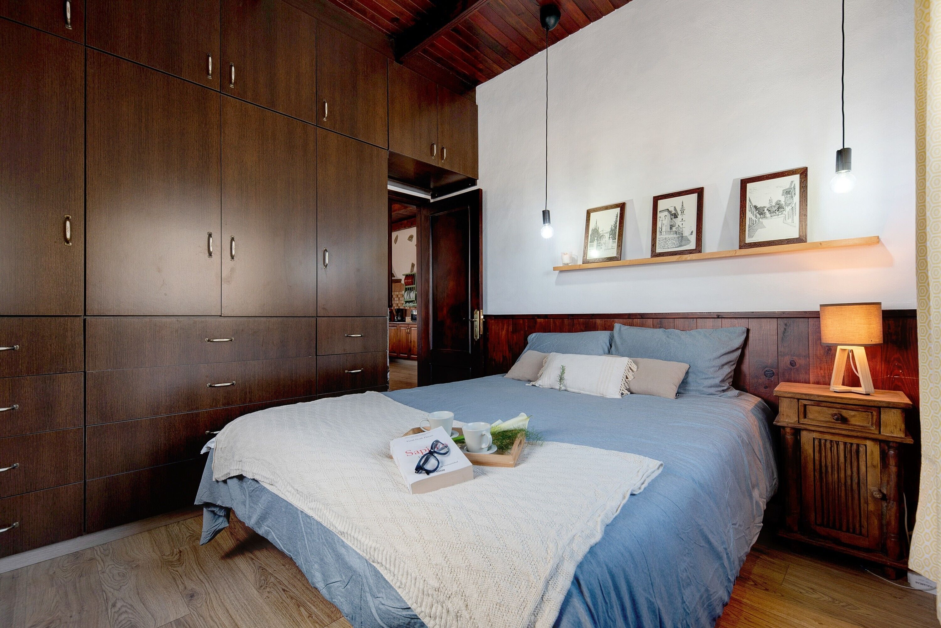 2 室のベッドルーム、アイロン / アイロン台、WiFi (無料)、ベッドシーツ