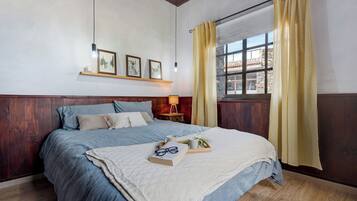 2 slaapkamers, een strijkplank/strijkijzer, gratis wifi, beddengoed