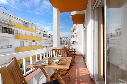 Apartment "Beija Flor" with Private Balcony, Wi-Fi & A/C