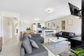 Smart TV, fireplace, DVD player, table football