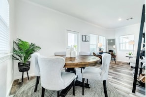Dining - White Sands Retreat - Modern, Comfy, Down from Beach! (Surfside Beach)