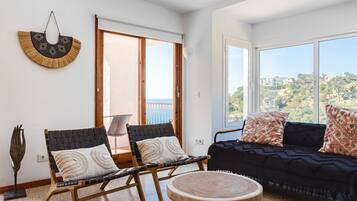 Televisie en een open haard