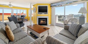 TV - 3 Bedroom Uptown Unit with Indoor Pool! (Ocean City)