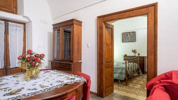 2 chambres, fer et planche Ă repasser, draps fournis