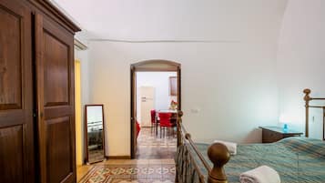 2 chambres, fer et planche Ă  repasser, draps fournis