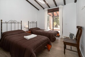 3 habitaciones, tabla de planchar con plancha y wifi gratis 