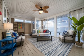 TV, fireplace, books, offices