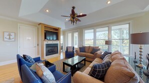 TV, fireplace