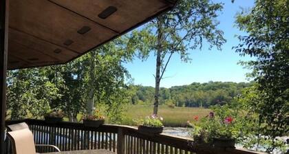 Elevated Round House on Stilts, 2 Bedrooms, 2 Baths, Sleeps 4!