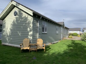 Exterior - Salty Dog -  a beach house that sleeps 4 guests  in 2 bedrooms (Filey)