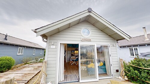 Salty Dog -  a beach house that sleeps 4 guests  in 2 bedrooms