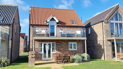 Brigg End View -  a cottage that sleeps 4 guests  in 2 bedrooms