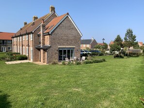 Exterior - Caramel Cottage -  a cottage that sleeps 6 guests  in 3 bedrooms (Filey)