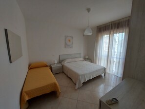 2 chambres, fer et planche Ă repasser, Wi-Fi gratuit, draps fournis