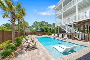 Unclassified image, 5 of 84, button