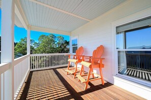 Unclassified image, 2 of 84, button