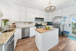 Unclassified image, 5 of 84, button