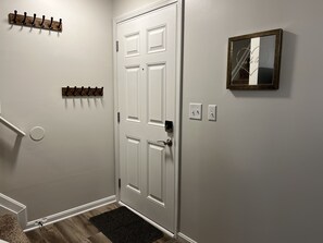 Interior - Clean 3 bedroom, 2.5 bathroom townhouse within minutes of the Ark Encounter! (Williamstown)