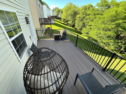Clean 3 bedroom, 2.5 bathroom townhouse within minutes of the Ark Encounter!