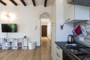 Superior-Apartment | Eigene Küche | Großer Kühlschrank, Ofen, Herdplatte, Geschirrspüler