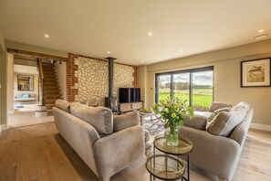 TV, fireplace - Hayloft, Burnham Market, Norfolk (Burnham Market)