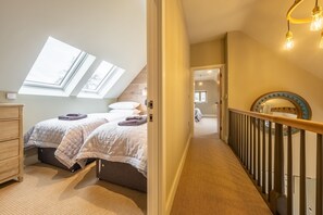 3 bedrooms, iron/ironing board, Internet, bed sheets