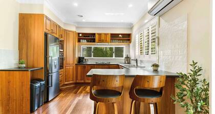 Roselawn Manor | 5 Bedroom Entertainer