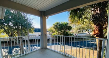 Hemingway Apartment @ Southern Dunes 2 Bedroom Villa by Redawning