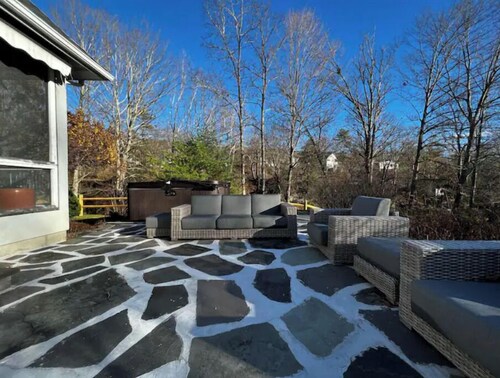 The Solarium: Woodstock Retreat w/Hot tub+Stream!