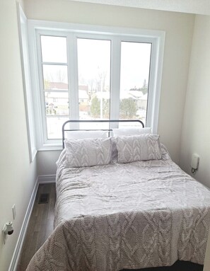 2 bedrooms, desk, free WiFi, bed sheets