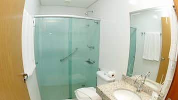 Habitación | Baño | Toallas, jabón, champú y papel higiénico
