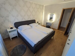 2 Schlafzimmer, Bügeleisen/Bügelbrett, Reisekinderbett, kostenloses WLAN