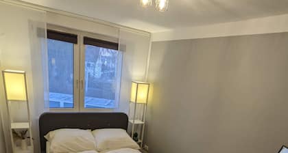 Stylish apartment for 6 people | Close to the train station and the center | south heath