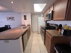 Casa, 3 habitaciones | Cocina privada