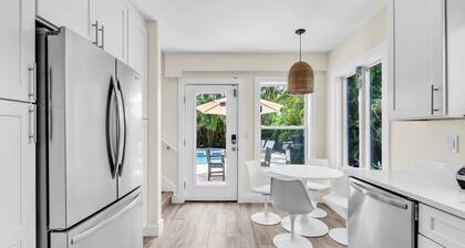 Maritime Memories 3 Bedroom Home by RedAwning