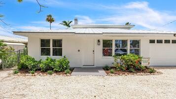 House, 3 Bedrooms | Exterior