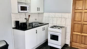 Frigorífic, microones i torradora