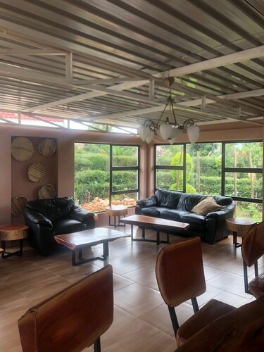 1 bed apartment in Mount Pleasant Heights - 2013