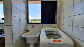 Departamento tradicional, 1 habitación, balcón, vista a la montaña | Interior