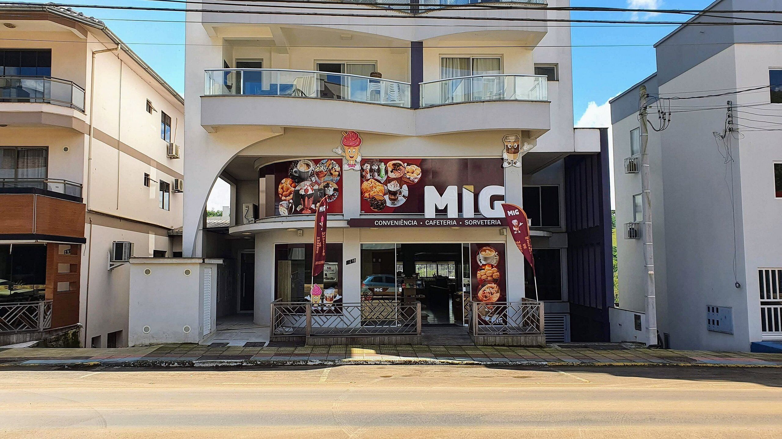 Apartamento família, 2 quartos, sacada, vista para a montanha | Fachada