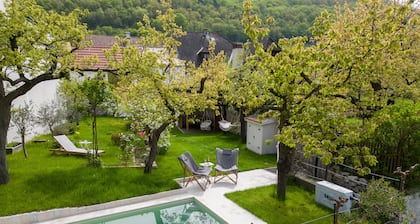 Historic winegrower's house in the Wachau wine region on the Danube with pool & sauna