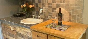 Cabin 1 Cozy cabin close to Sam Houston Park