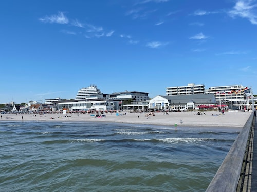 Grömitz/Ostsee,gemütliche FeWo mit Terrasse u. Stellplatz wartet auf nette Gäste