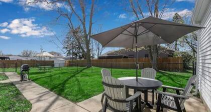 Meticulous Main St Ranch 3 Bd Lux Apt Front Unit