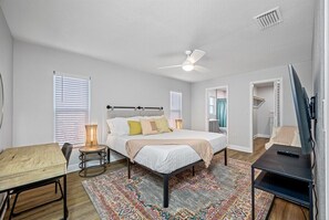 3 bedrooms, free WiFi, bed sheets